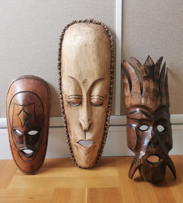 Маска във формата на бик с истински рога и дърво масив българска