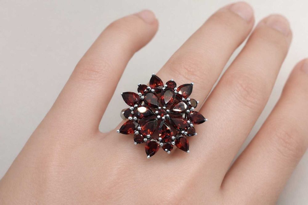 Inel Cocktail Statement – Argint & Cluster de Granate Almandin