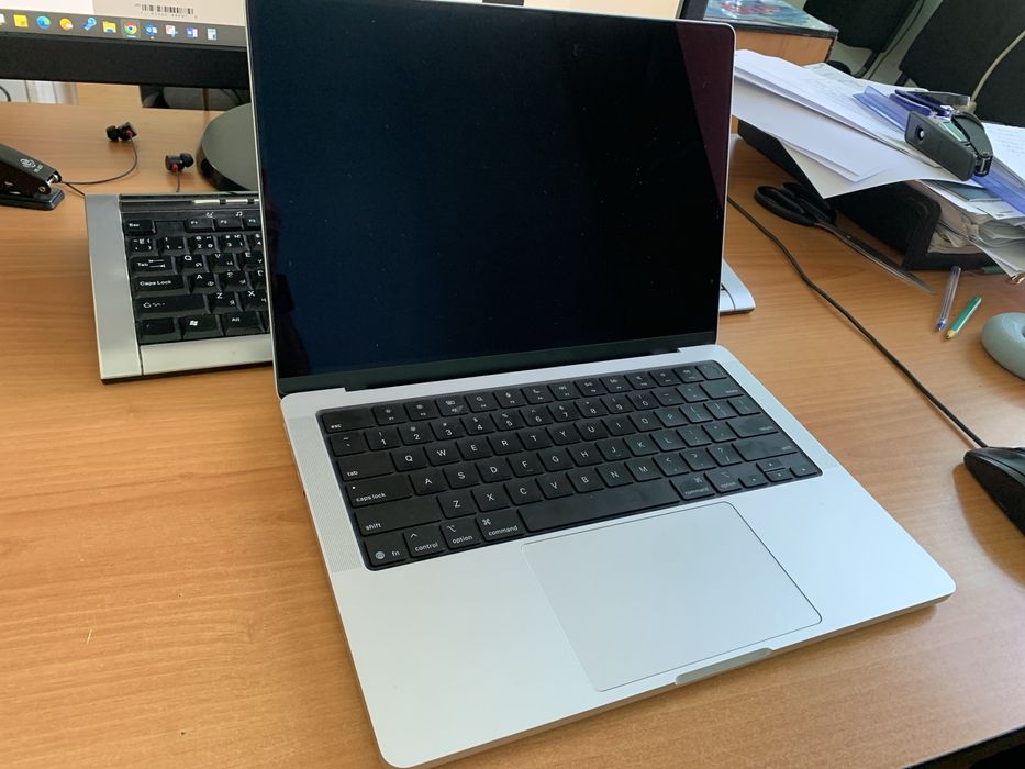 Macbook pro m5 16/512Gb Silver