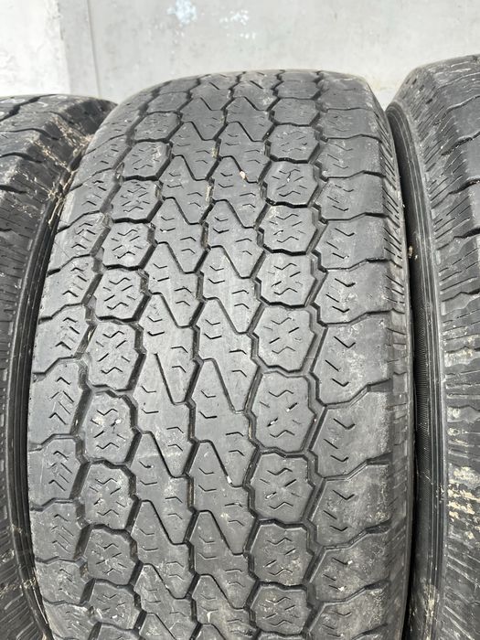 4 бр. всесезонни лекотоварни гуми 285/65/16C GoodYear DOT 1613 5-6 mm