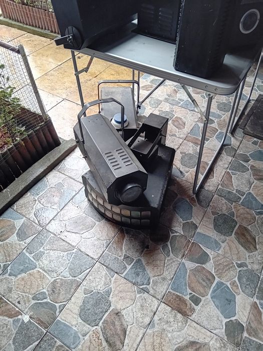 Vând mai multe jocuri de lumini pt discoteca sau alte evenimente