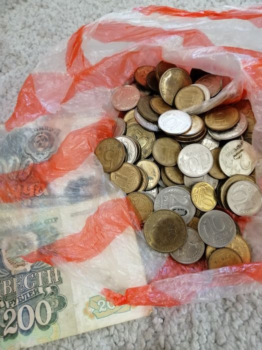 Продам монеты и боны разных стран.