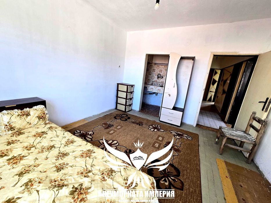 Дава се под наем Четиристаен апартамент в Асеновград - 122 кв.м за 258 € - Снимка #1