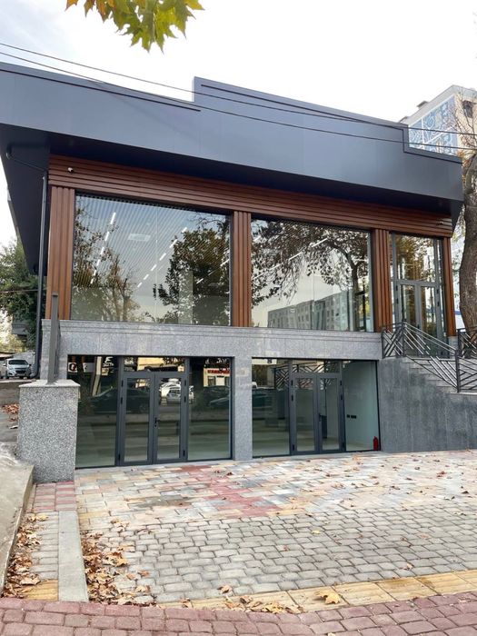 Срочно сдаётся коммерческое помещение 280 м2 на ул Фазылтепа 1 линия