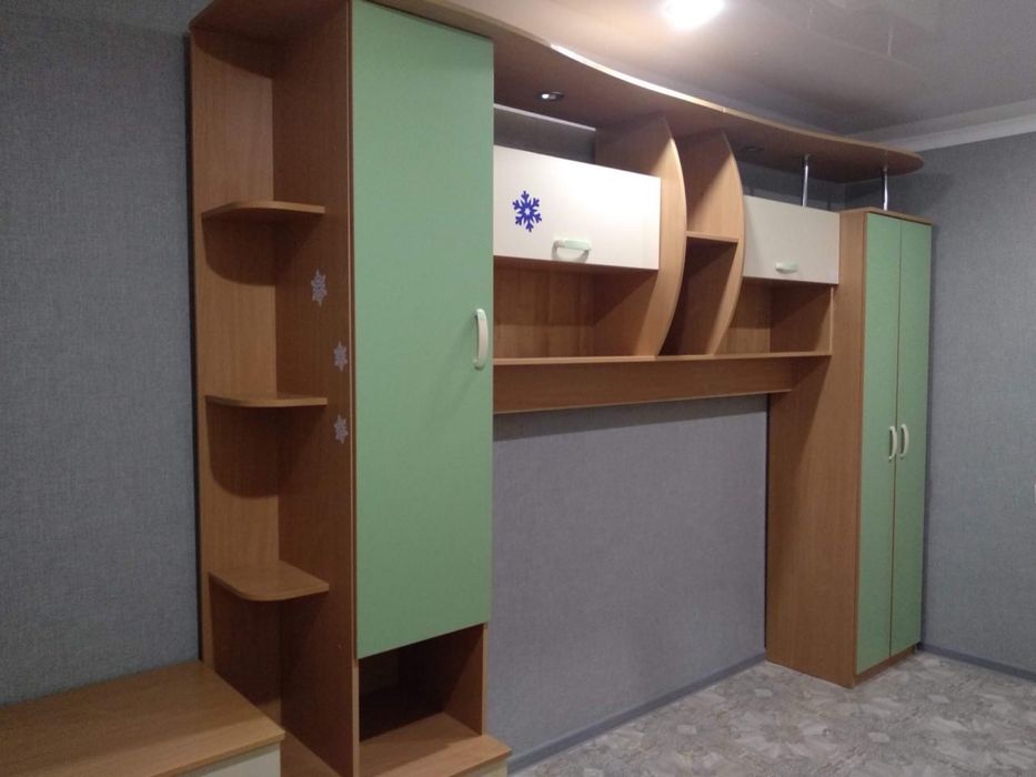 Продам детскую стенку