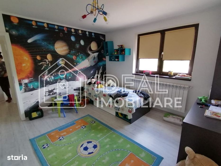 Casa moderna cu 4 camere, La  CHEIE in Poplaca