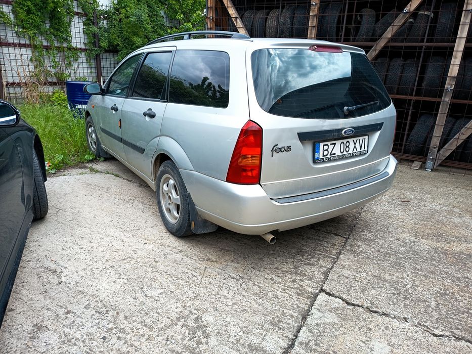 Vând Ford focus 1