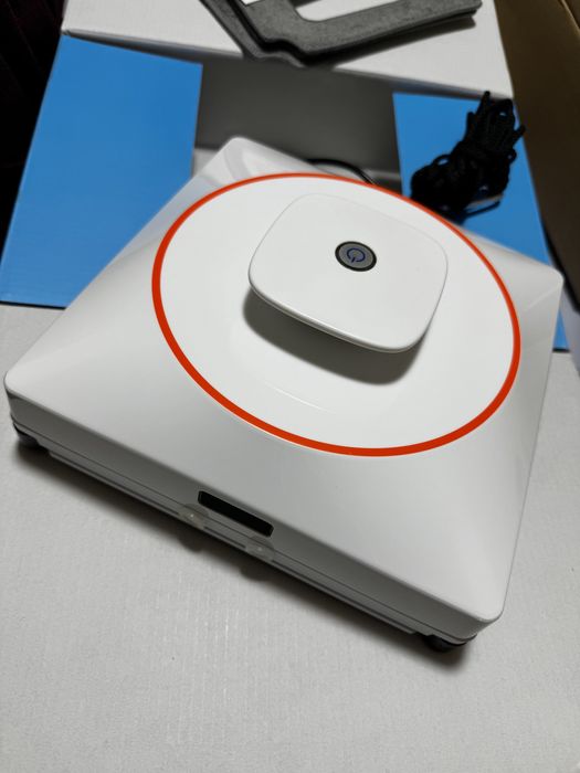 Робот для мойки окон, витражей.