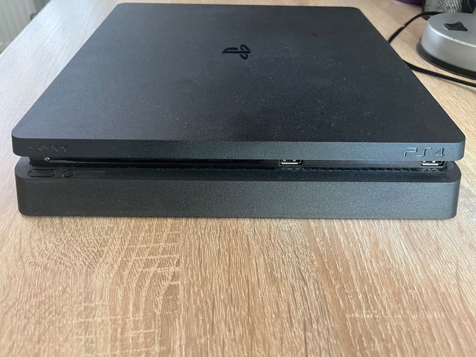 PlayStation 4 slim