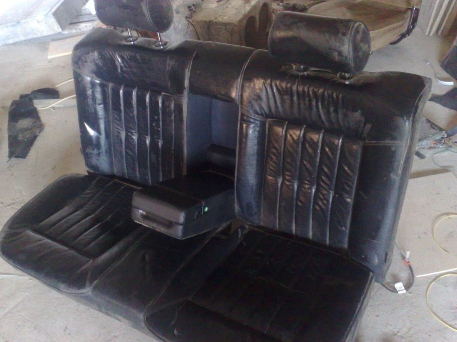 Продам задние кожаные сиденья.