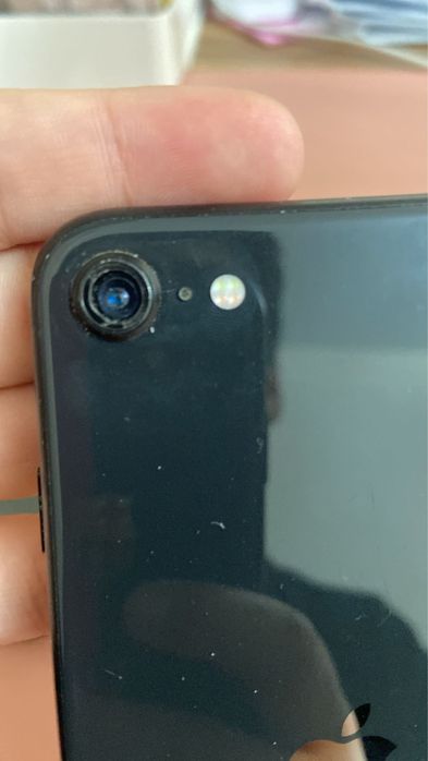 Продам Iphone se 64гб