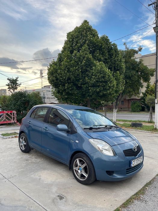 Vând Toyota Yaris