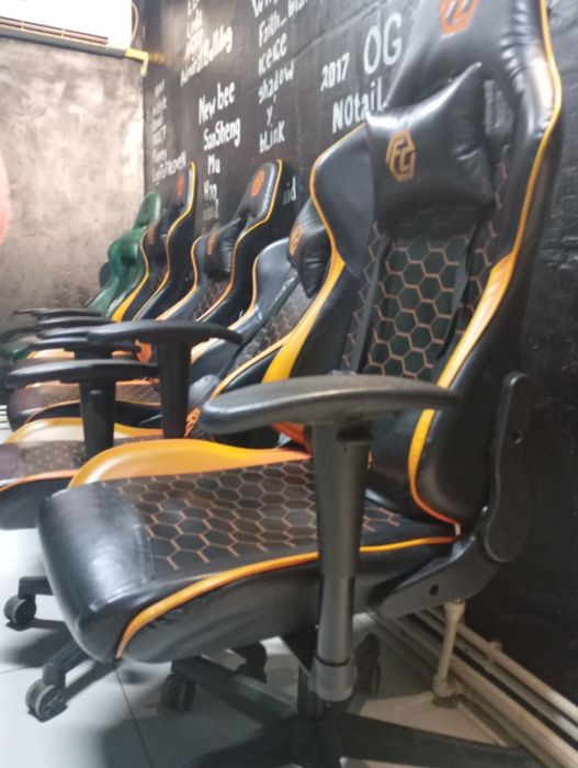 Gamer kreslo sotiladi srocna 35 dona bor holati oyahwi