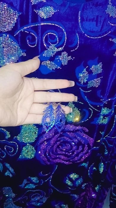 Uch sirg'a va bir abadokni judayam arzin narxda qulga kiriting