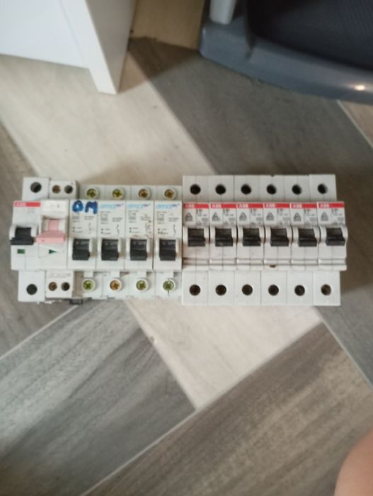 Vând siguranțe pentru tablou electric