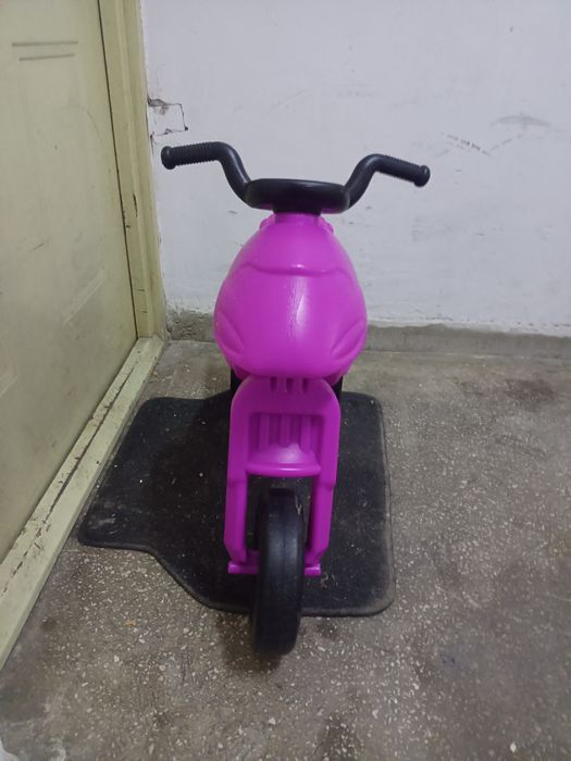 Tricicleta pentru copii