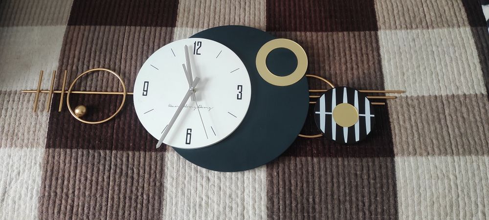 Часы настенные кварцевые