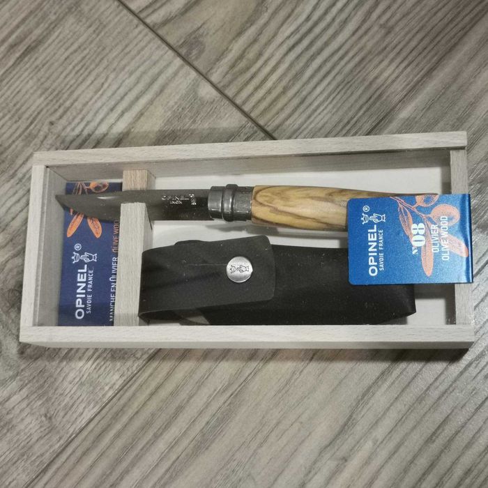 Opinel №8 МАСЛИНА Подаръчен комплект сгъваем нож с кожен калъф