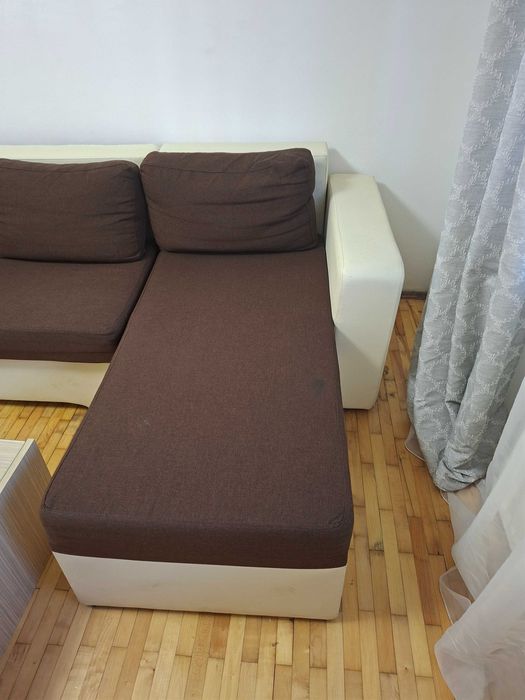 Canapea extensibila cu coltar