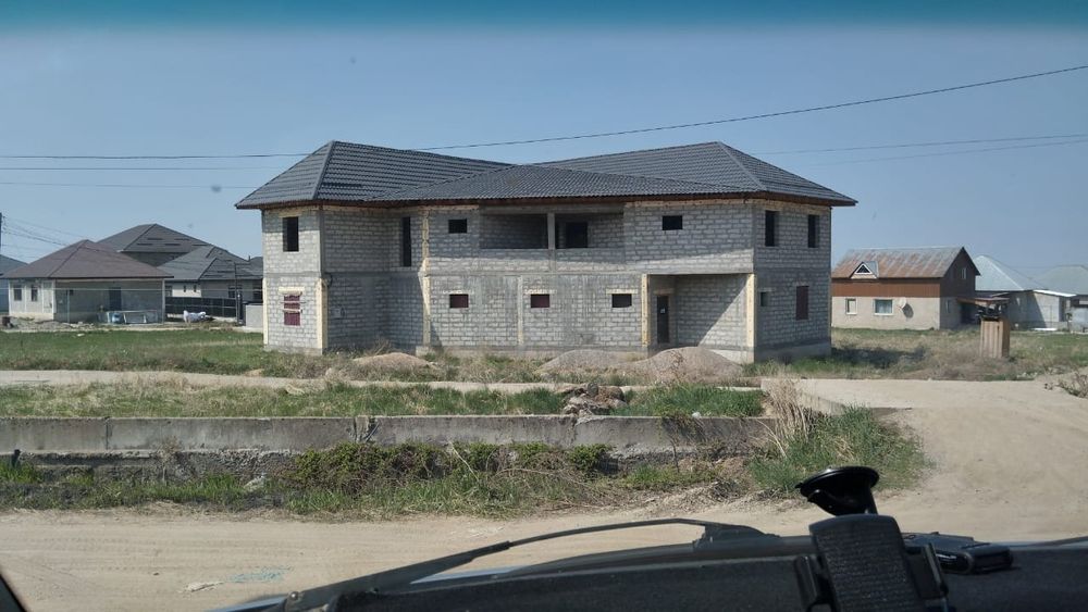 Под коммерцию 8 квартир