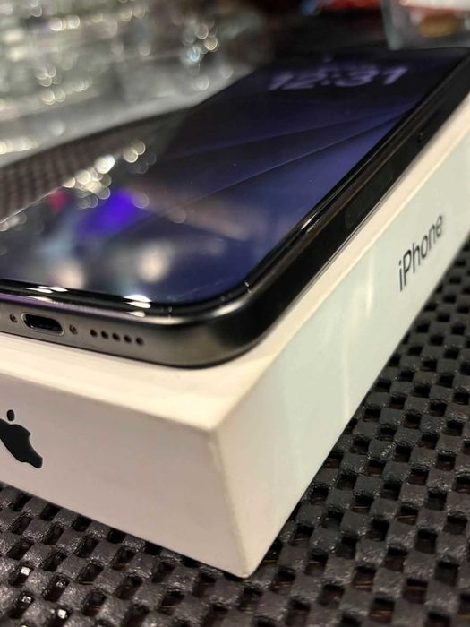 ПРОДАВАМ iPhone 15 Pro