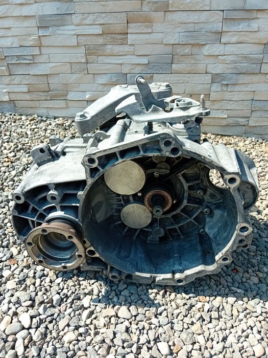 Cutie viteza 6+1 Vw Passat b6 2.0