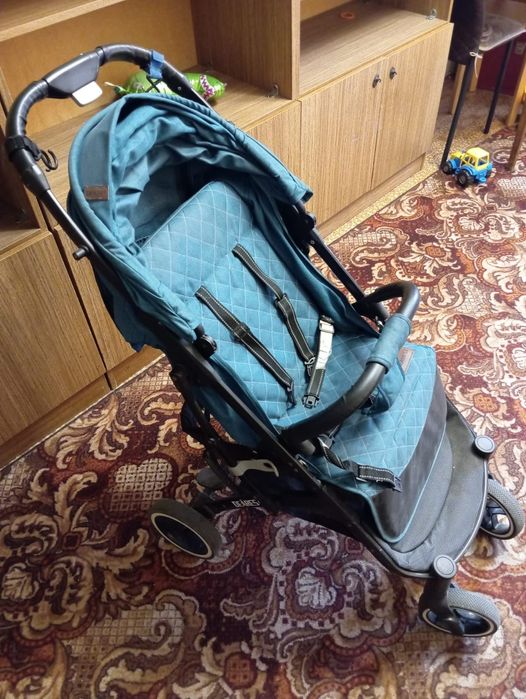 Коляска прогулочная