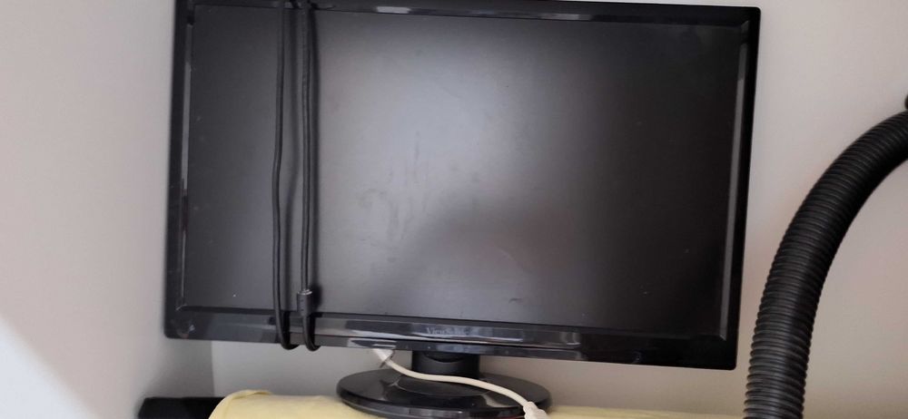 Монитор 19 инча стар модел