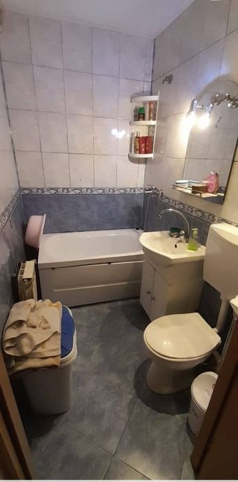VÂND  apartament 2 camere