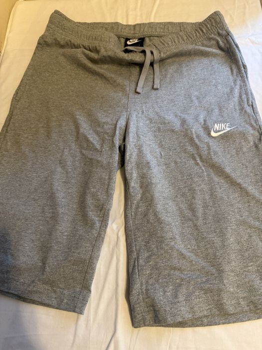 NIKE,къси панталони М размер.