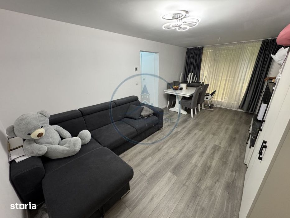 Apartament cu 3 camere de vanzare in Nasaud - zona centrala, parter — fotografia 3