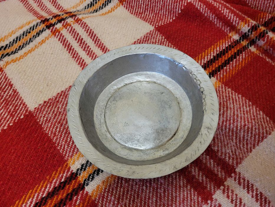 Чиния бакърена – размер –диаметър – 22 см; запазаена автентична;