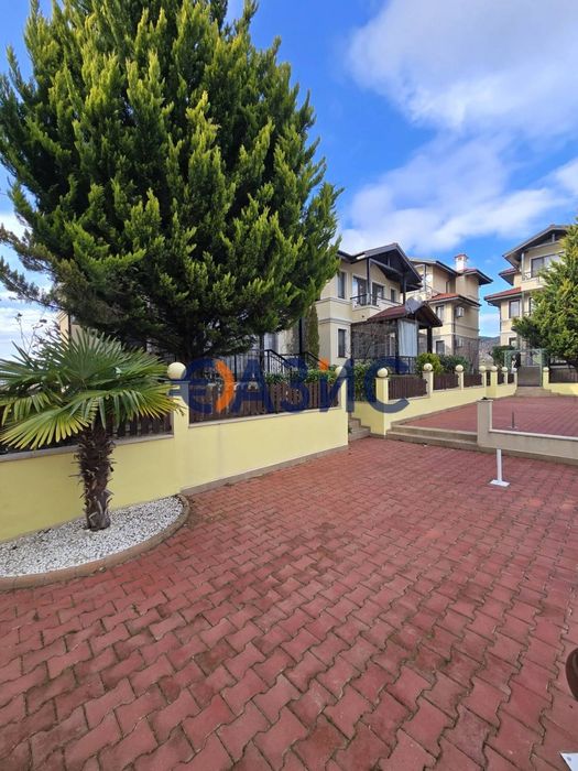 Къща с 2 спални в комплекс Свети Георги, 150 кв. м., Кошарица,