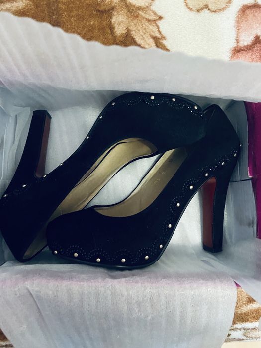 Продам женские туфли и платье