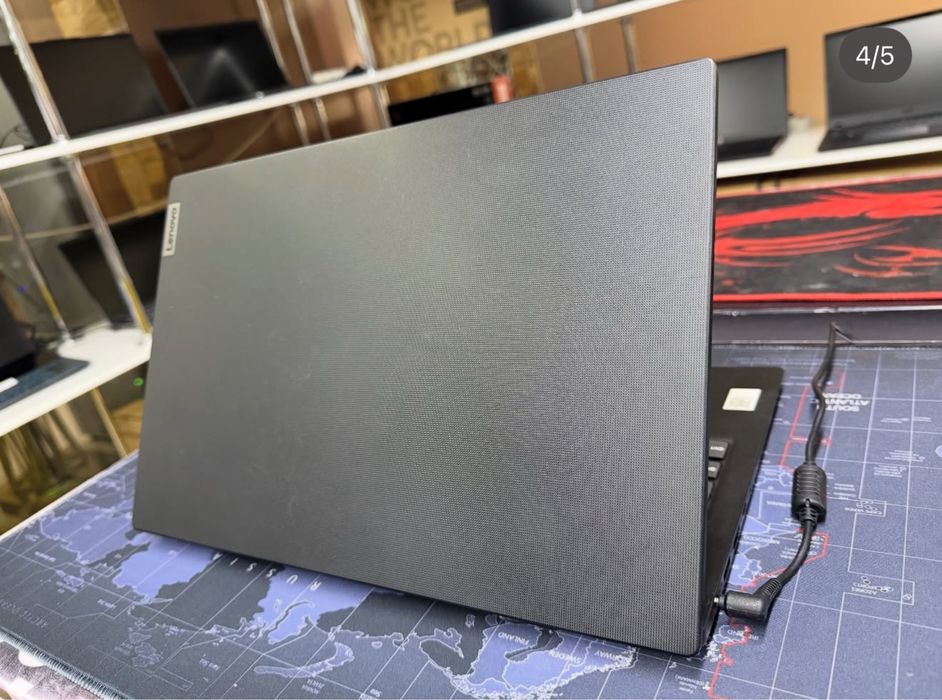 Lenovo V15 - Core i3-1215U/8Gb/SSD512Gb