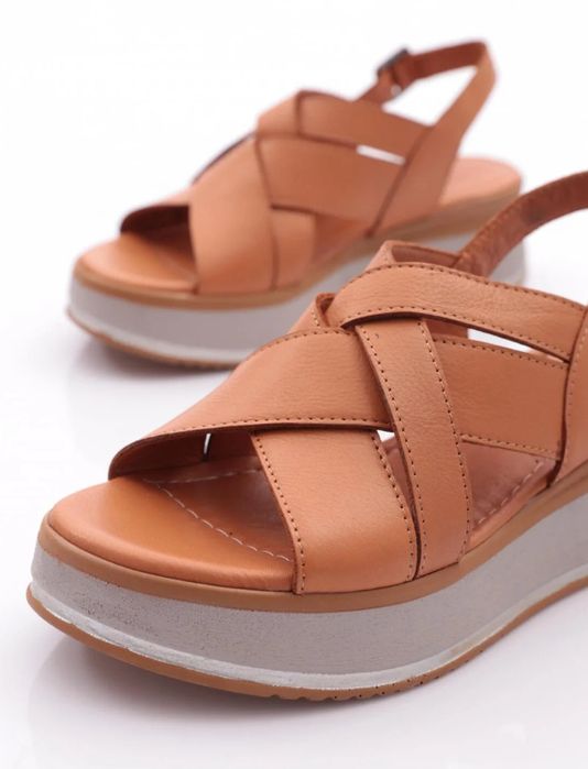 Sandale comode din piele preț real in magazin este de 123 lei..