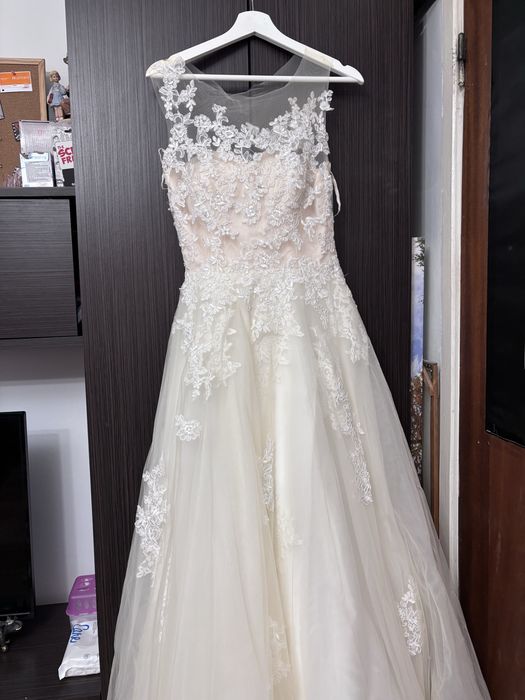 Vand Rochie de Mireasa