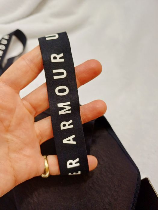 Спортен сутиен Under Armour XL нов