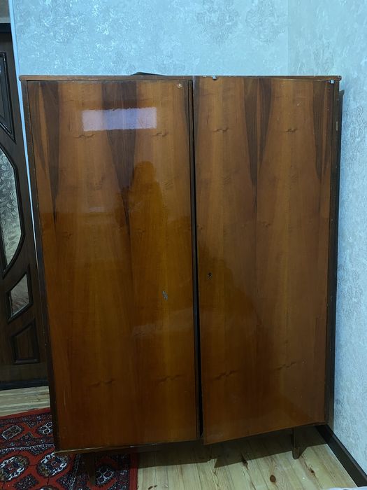 Шкаф сотилади полированный. Ургенчда