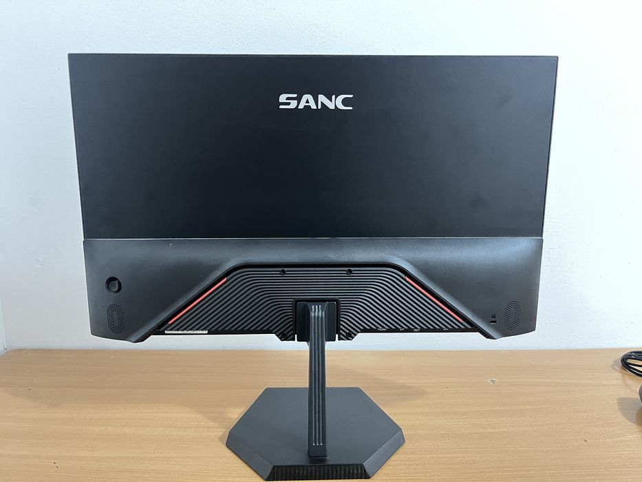 Продается монитор SANC