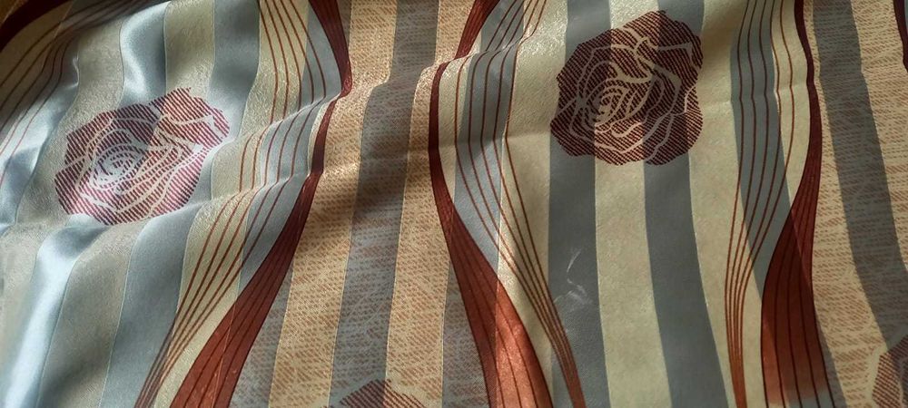 Продам шторы в отличном состоянии