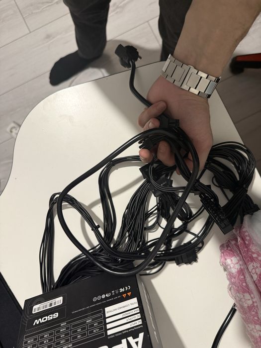 Продам блок питание  AIGO 650w