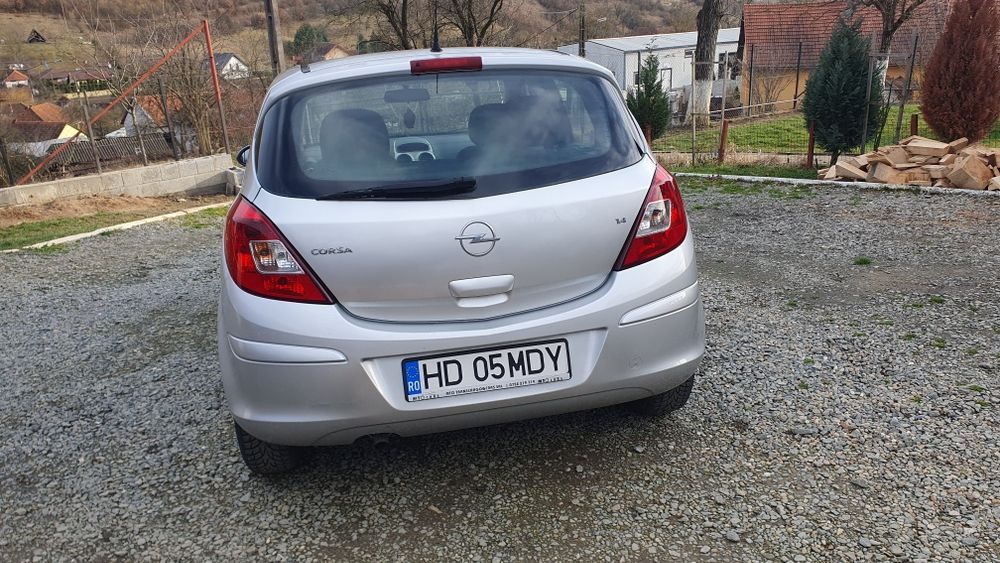 Vând Opel corsa 1.4 benzina