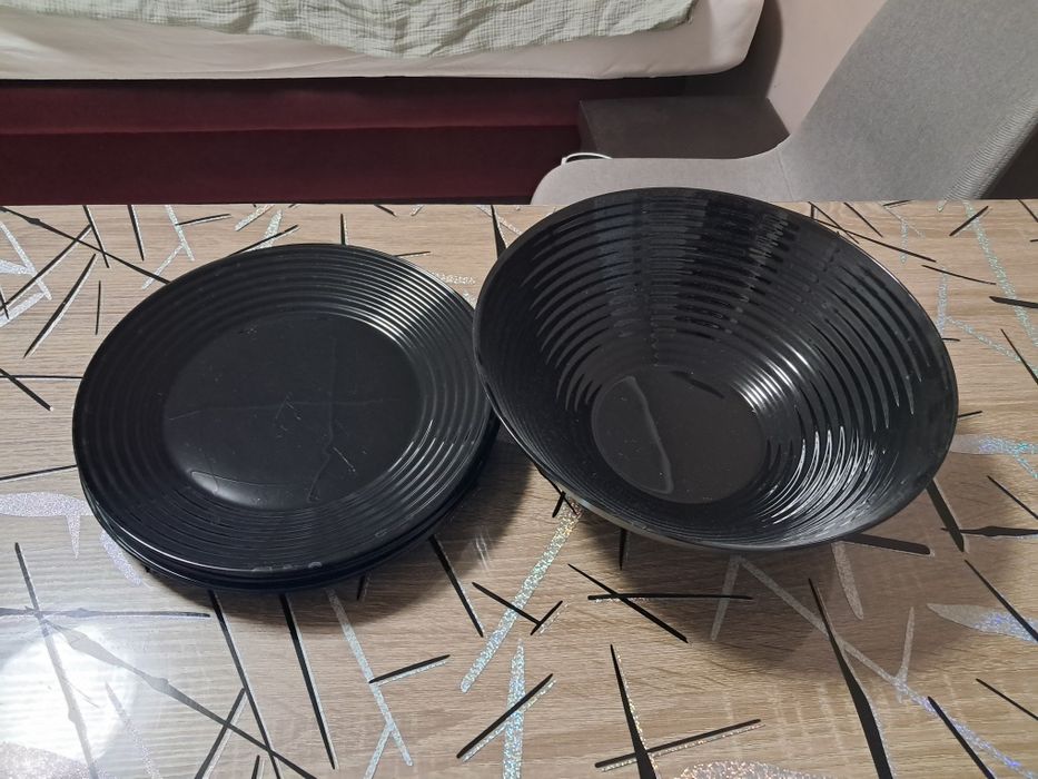 Комплект чиний със купа