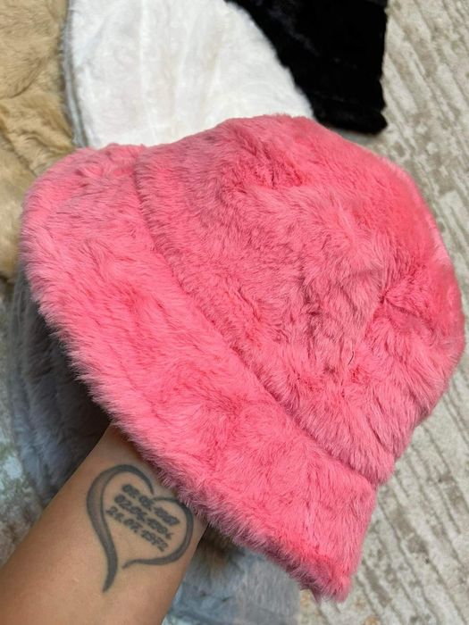 Дамска шапка тип Teddy Bear