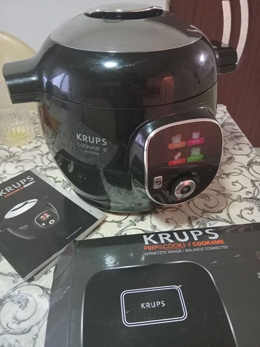 Multicooker inteligent cu gatire sub presiune tigaie electrica