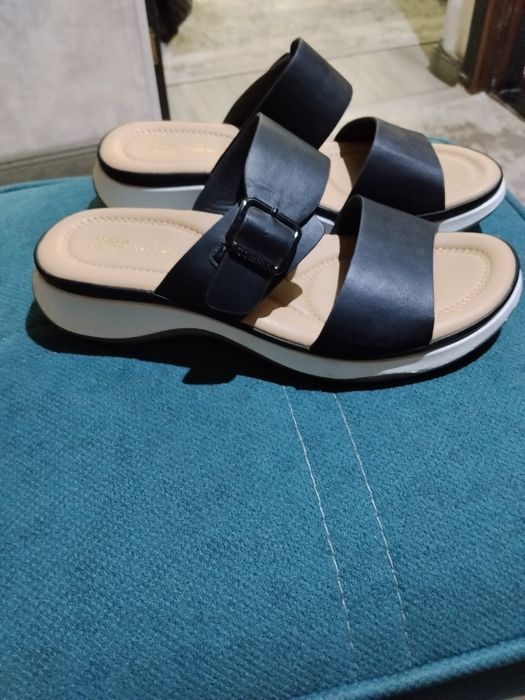 Продаю кожаные шлепки