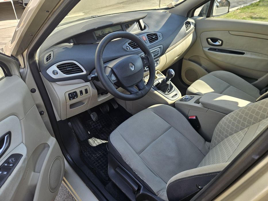 Renault Scenic 3, an 2009, 1.9 dci.
