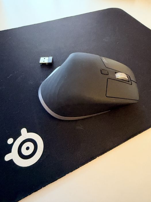 Mouse Logitech MX Master 3S + Receiver USB + Mousepad SteelSeries