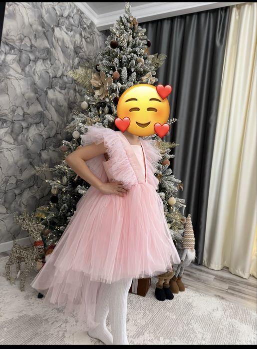 Продам платье на рост 134